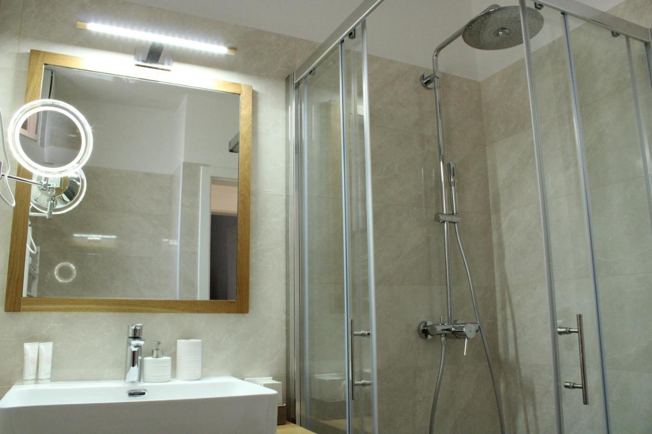 G House Hotel Dutovlje Bagian luar foto