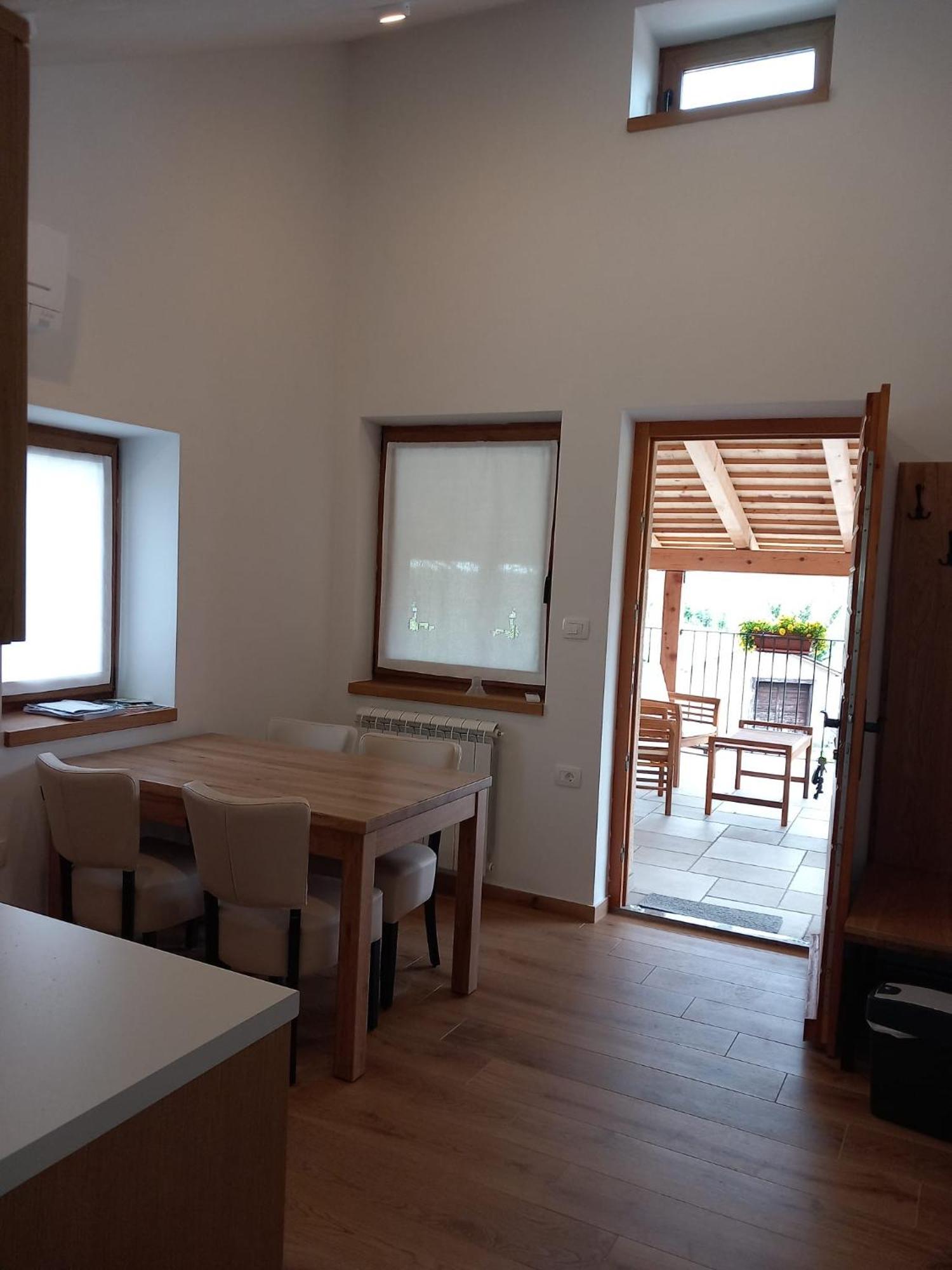G House Hotel Dutovlje Bagian luar foto