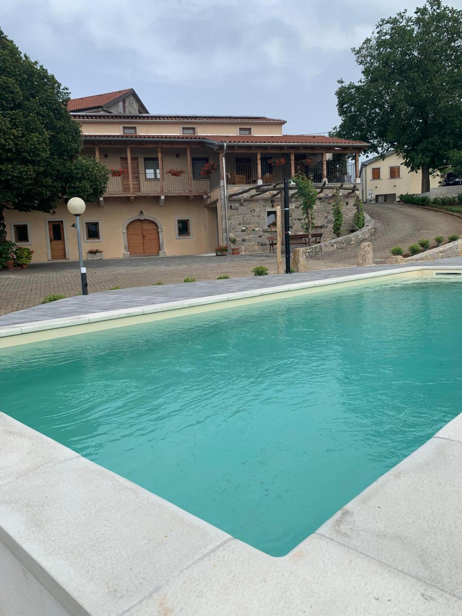 G House Hotel Dutovlje Bagian luar foto